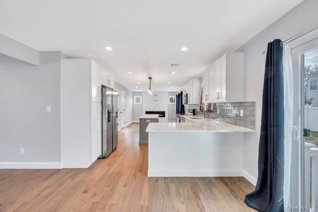 42 Volta Drive, Deer Park, NY 11729