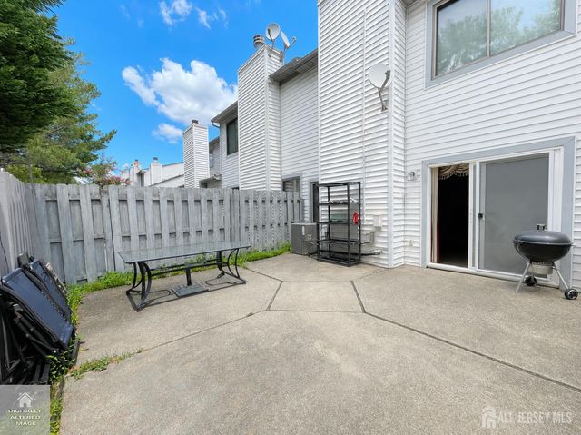 76 Lexington Circle, Old Bridge, NJ 07747