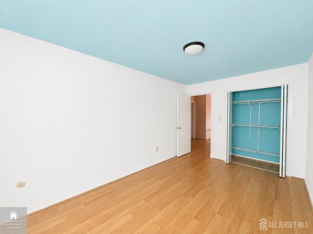 76 Lexington Circle, Old Bridge, NJ 07747