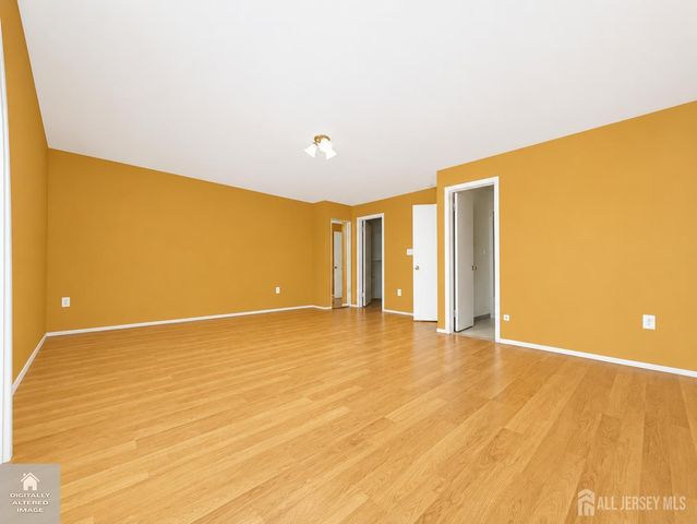 76 Lexington Circle, Old Bridge, NJ 07747