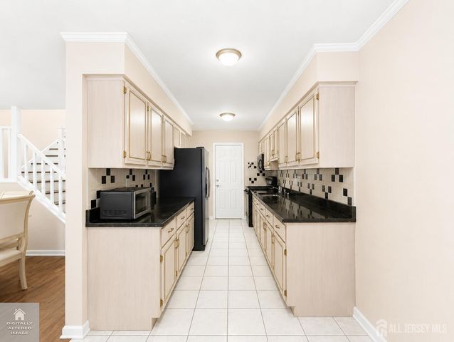 76 Lexington Circle, Old Bridge, NJ 07747
