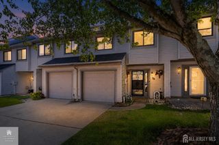 76 Lexington Circle, Old Bridge, NJ 07747