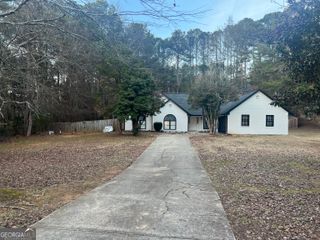 5455 Forest Falls Drive, Loganville, GA 30052