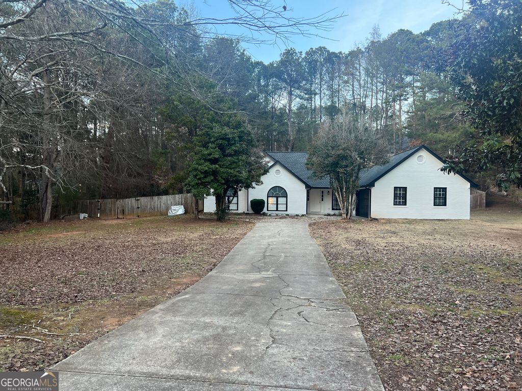 5455 Forest Falls Drive, Loganville, GA 30052