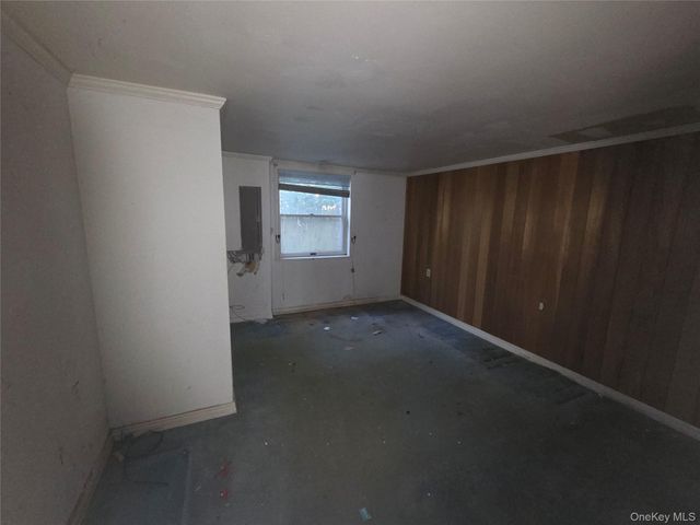 30 Matthews Drive, Speonk, NY 11972