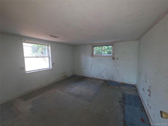 30 Matthews Drive, Speonk, NY 11972