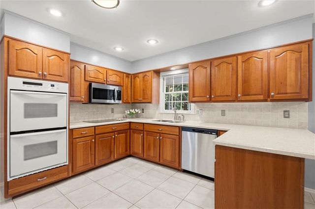 1408 Vernon Ridge Close, Dunwoody, GA 30338