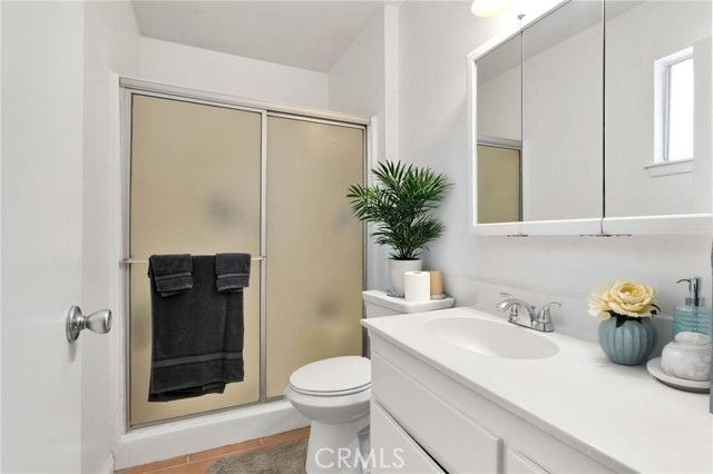 13717 Oakmont Drive, Victorville, CA 92395