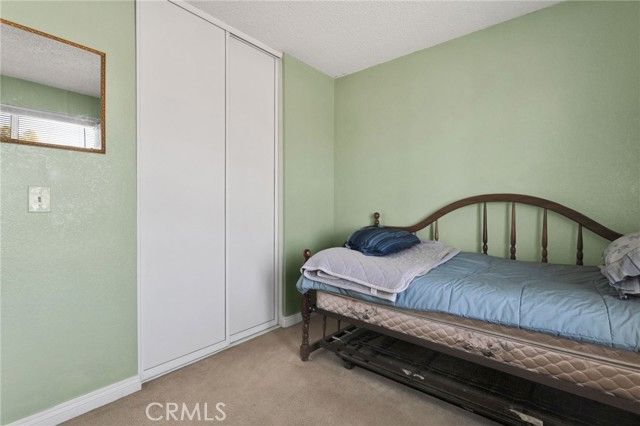 13717 Oakmont Drive, Victorville, CA 92395