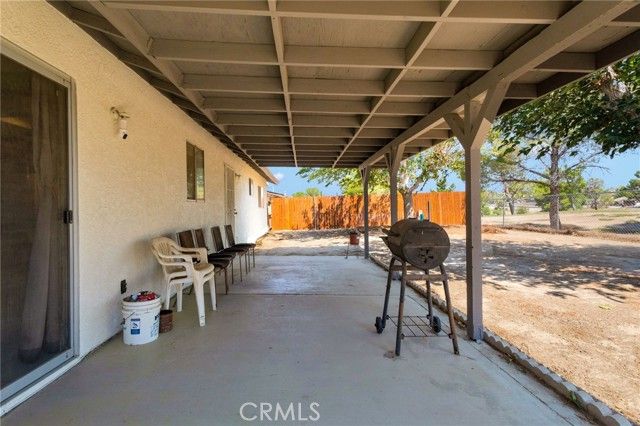 13717 Oakmont Drive, Victorville, CA 92395