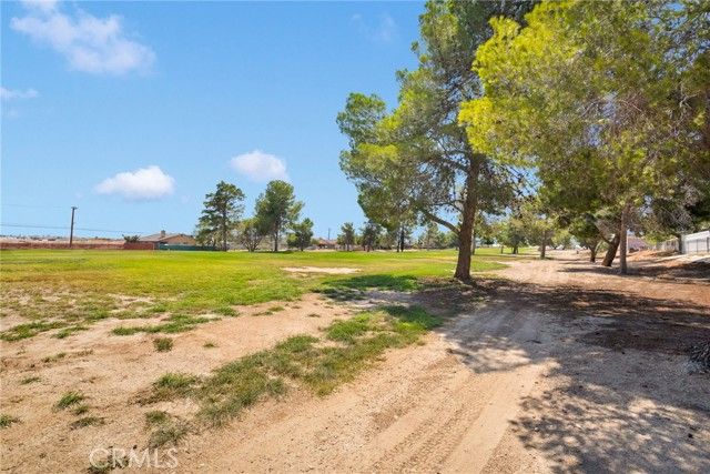 13717 Oakmont Drive, Victorville, CA 92395