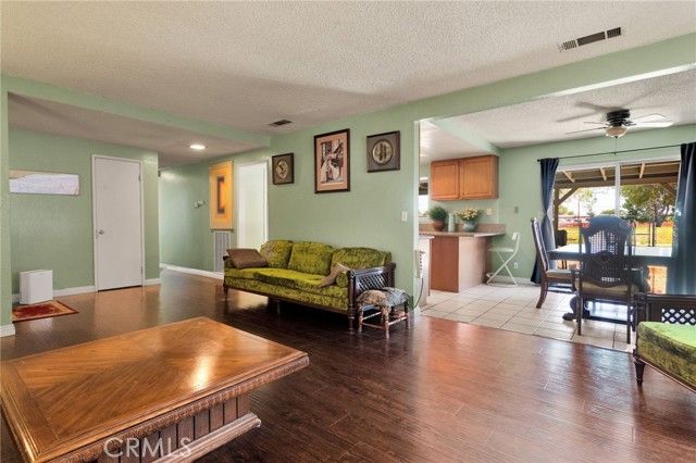 13717 Oakmont Drive, Victorville, CA 92395