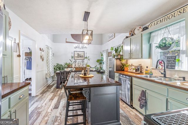 592 Mountville Hogansville Road, Lagrange, GA 30241