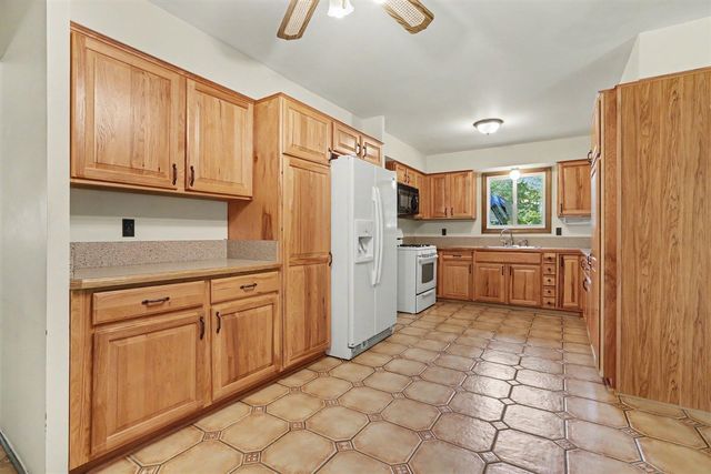 9610 Hamburg Court, Brighton, MI 48116