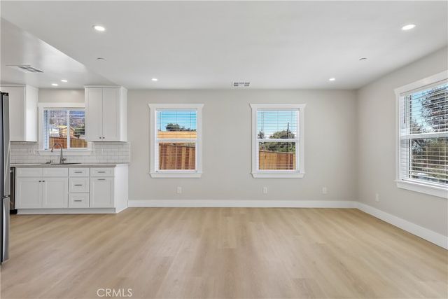 19 E Pine Street, Altadena, CA 91001