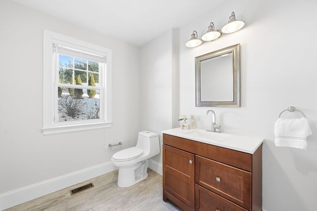 5 Squire Rd, Winchester, MA 01890