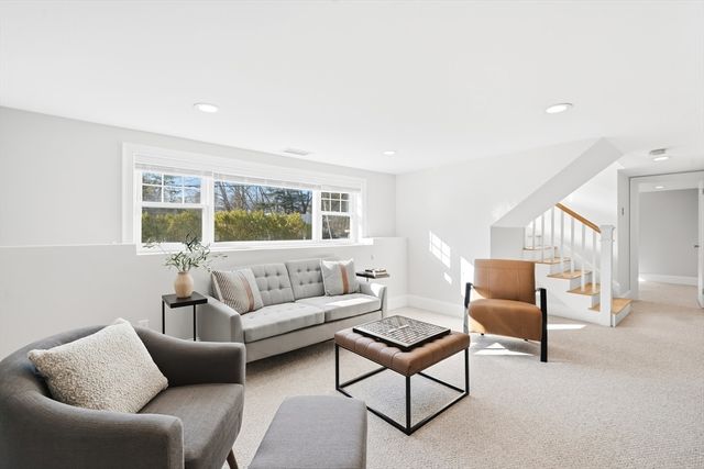 5 Squire Rd, Winchester, MA 01890