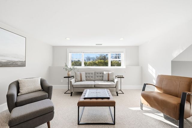 5 Squire Rd, Winchester, MA 01890