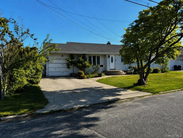 11 Franklin Street, Brentwood, NY 11717