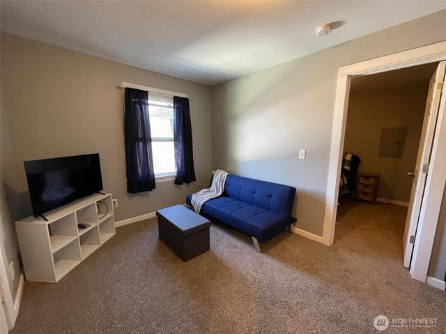 517 Emerson Avenue, Hoquiam, WA 98550