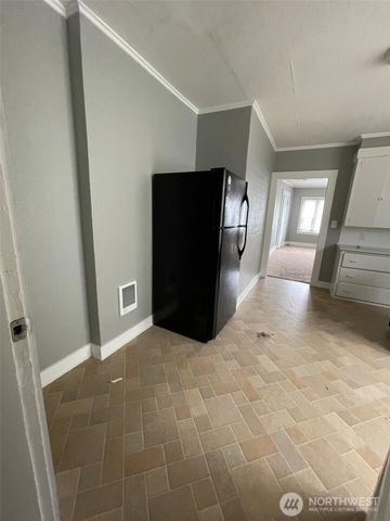 517 Emerson Avenue, Hoquiam, WA 98550