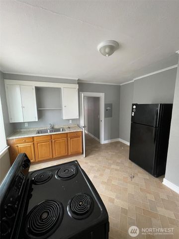 517 Emerson Avenue, Hoquiam, WA 98550