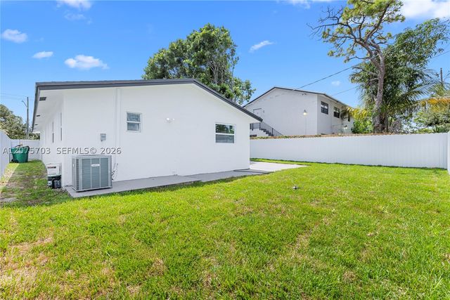 1125 NW 27th Ave, Fort Lauderdale, FL 33311