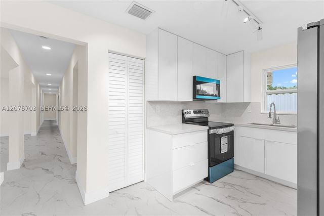1125 NW 27th Ave, Fort Lauderdale, FL 33311