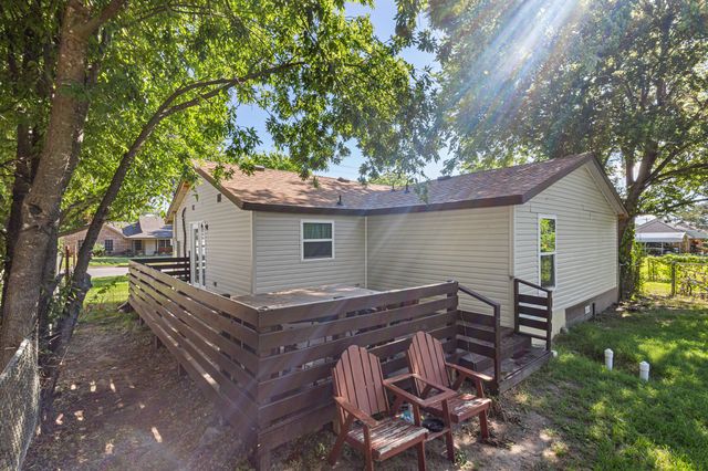2006 E Cates Street, Bridgeport, TX 76426