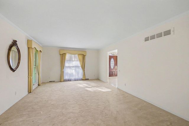 5054 Kings Gate Way, Bloomfield Hills, MI 48302