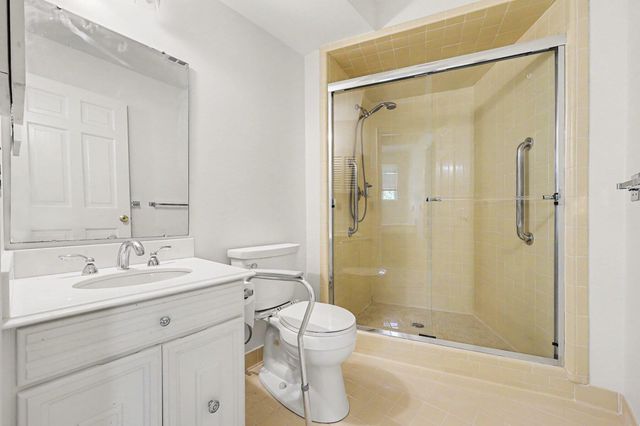5054 Kings Gate Way, Bloomfield Hills, MI 48302