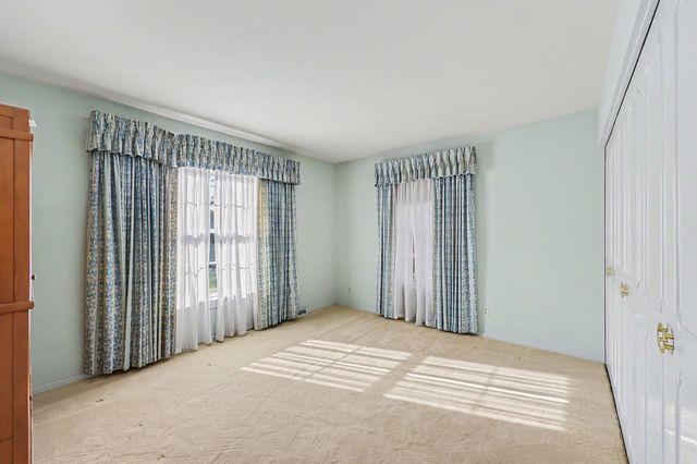 5054 Kings Gate Way, Bloomfield Hills, MI 48302