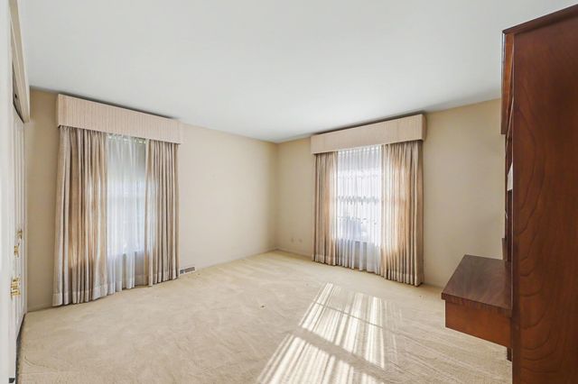5054 Kings Gate Way, Bloomfield Hills, MI 48302
