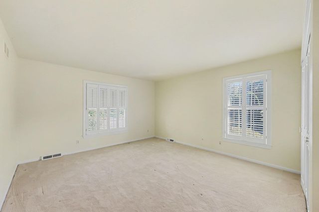 5054 Kings Gate Way, Bloomfield Hills, MI 48302
