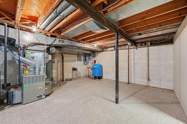 5054 Kings Gate Way, Bloomfield Hills, MI 48302