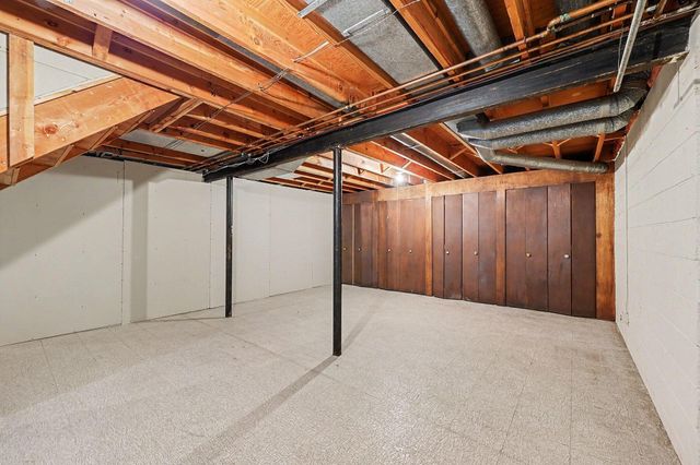 5054 Kings Gate Way, Bloomfield Hills, MI 48302