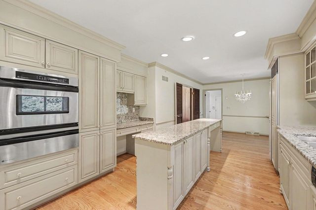 5054 Kings Gate Way, Bloomfield Hills, MI 48302