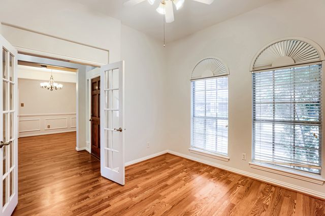 2066 Fair Oaks Circle, Corinth, TX 76210