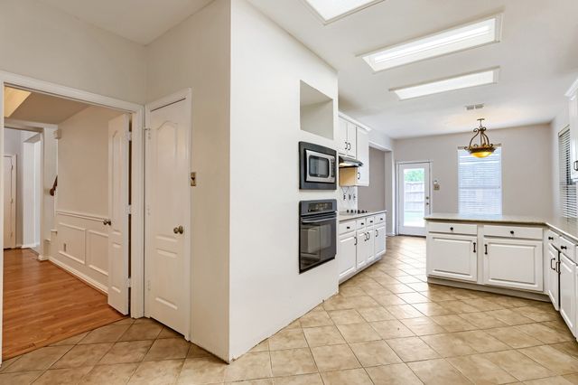 2066 Fair Oaks Circle, Corinth, TX 76210