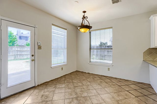 2066 Fair Oaks Circle, Corinth, TX 76210