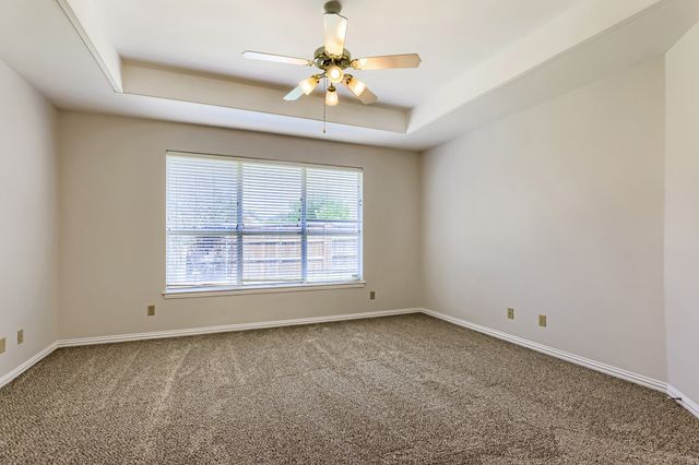 2066 Fair Oaks Circle, Corinth, TX 76210