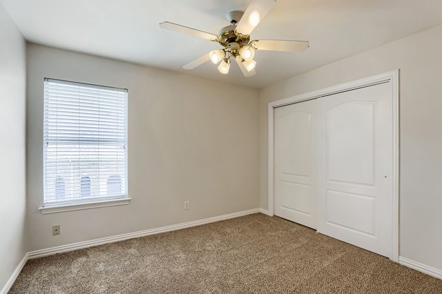 2066 Fair Oaks Circle, Corinth, TX 76210