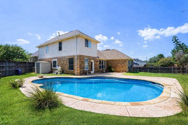 2066 Fair Oaks Circle, Corinth, TX 76210