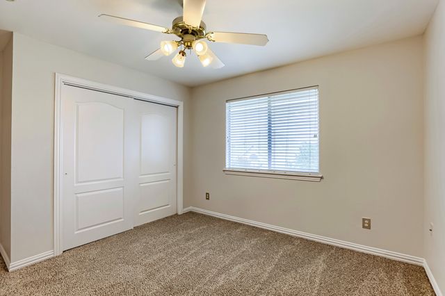 2066 Fair Oaks Circle, Corinth, TX 76210