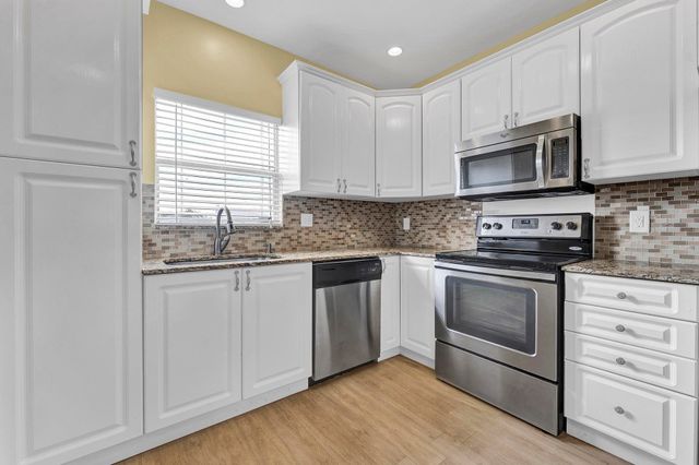 953 SE 10th 6d, Deerfield Beach, FL 33441