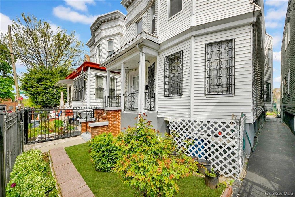 681 E 243rd Street, Bronx, NY 10470 — photo 2