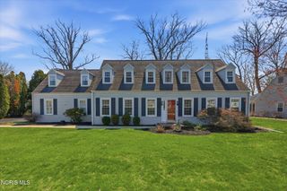 11 Old Coach Road, Bowling Green, OH 43402