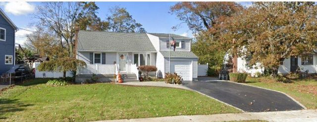 155 Reynolds Road, West Islip, NY 11795