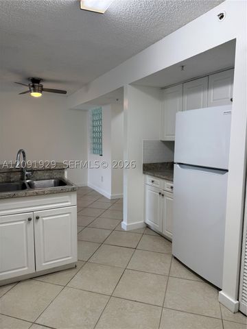 9650 NW 2nd St 4-205, Pembroke Pines, FL 33024