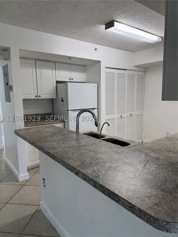 9650 NW 2nd St 4-205, Pembroke Pines, FL 33024